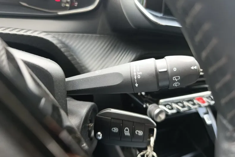 Peugeot 208 din 2023 cu 90.391 km - oferta PEU219593 - foto 19