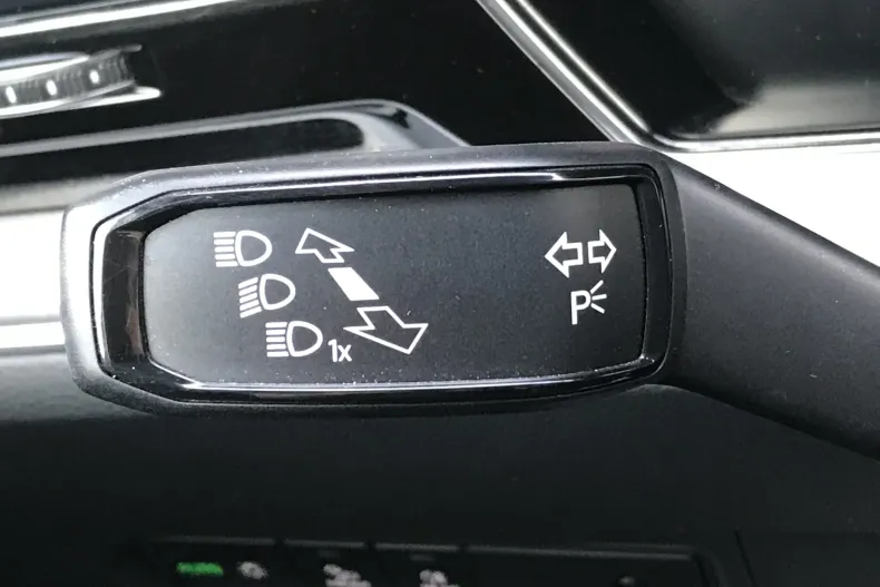 Volkswagen Touareg din 2022 cu 127.000 km - oferta VOL219597 - foto 21
