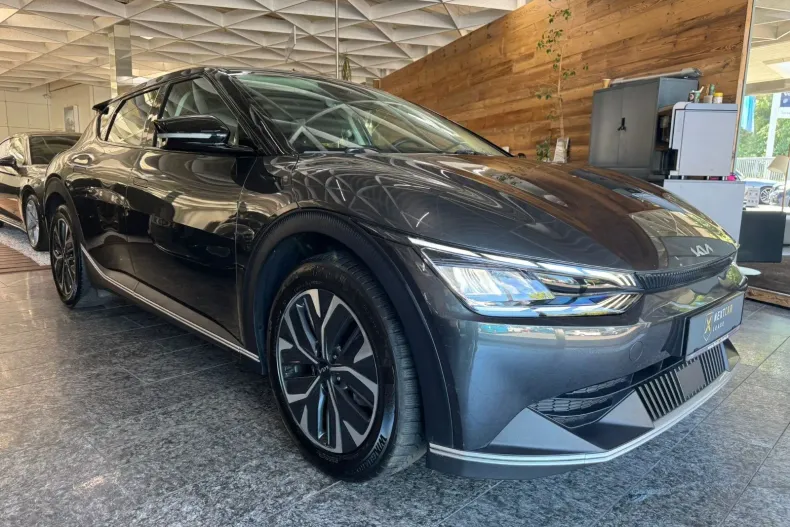 Kia EV6 din 2023 cu 73.388 km - oferta KIA219610 - foto 3