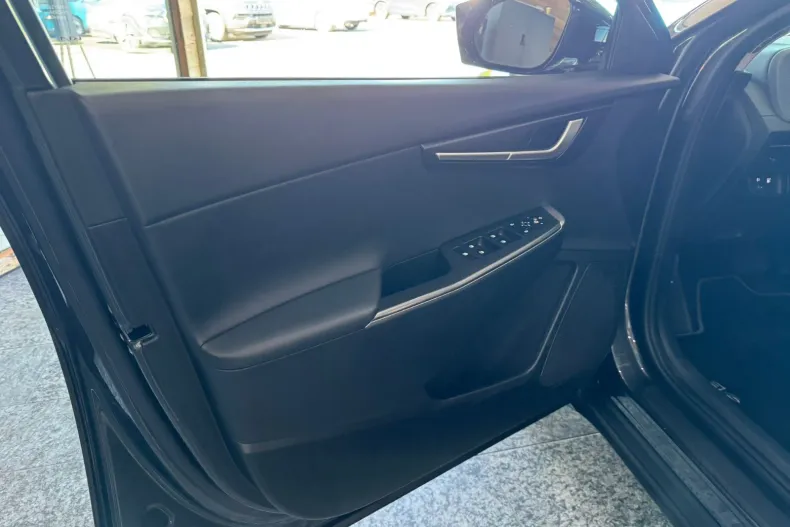Kia EV6 din 2023 cu 73.388 km - oferta KIA219610 - foto 8