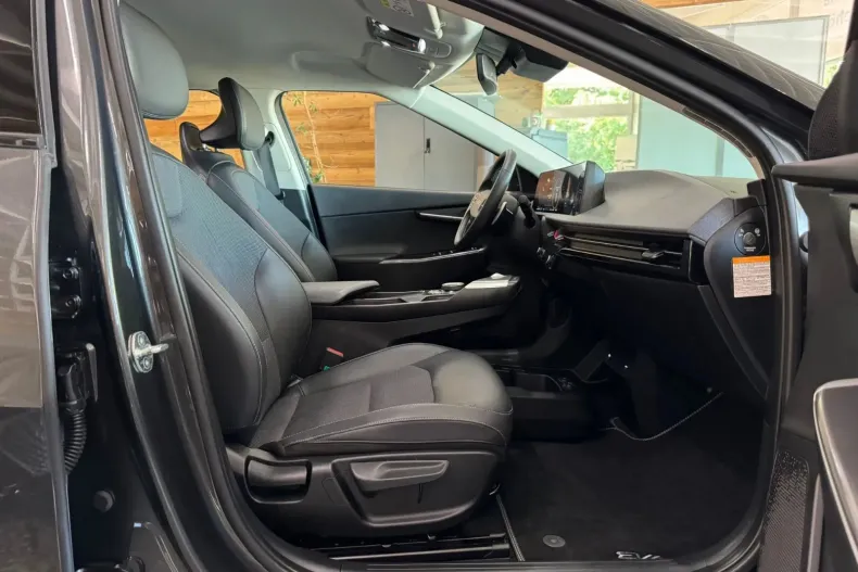 Kia EV6 din 2023 cu 73.388 km - oferta KIA219610 - foto 13