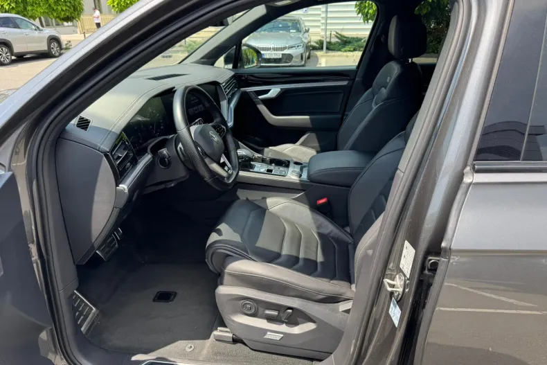 Volkswagen Touareg din 2021 cu 89.000 km - oferta VOL219612 - foto 12