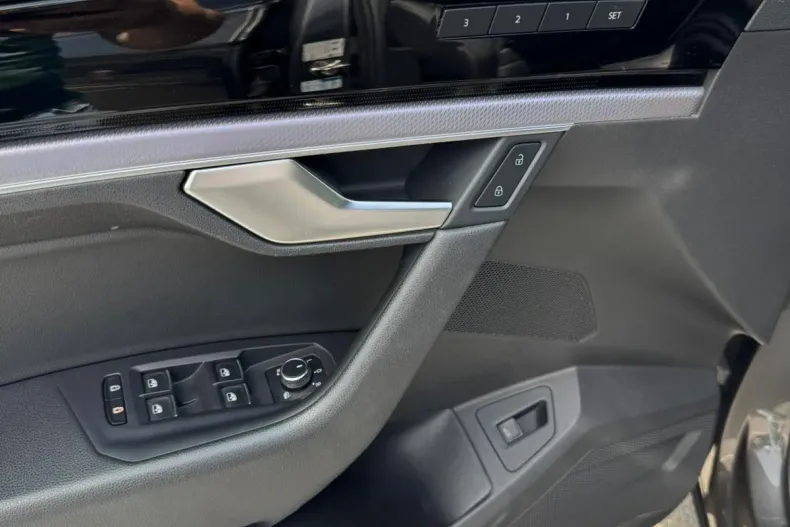 Volkswagen Touareg din 2021 cu 89.000 km - oferta VOL219612 - foto 13