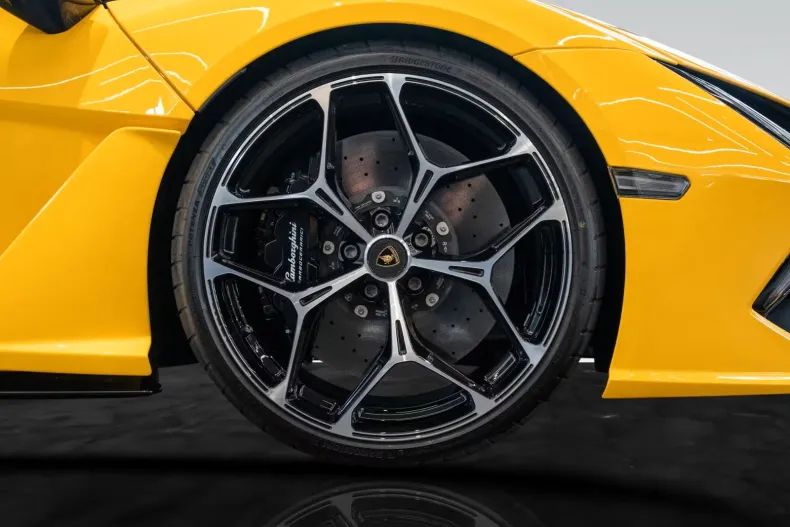 Lamborghini Revuelto din 2024 cu 3.050 km - oferta LAM219616 - foto 8