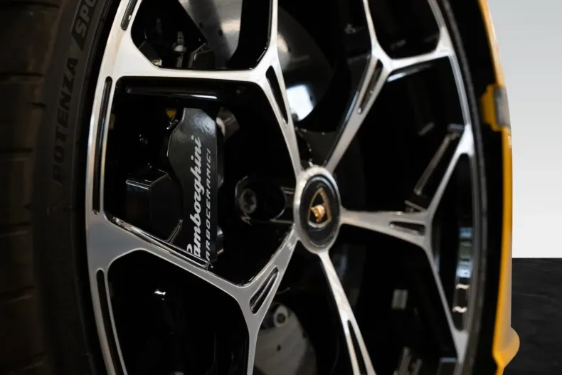 Lamborghini Revuelto din 2024 cu 3.050 km - oferta LAM219616 - foto 16