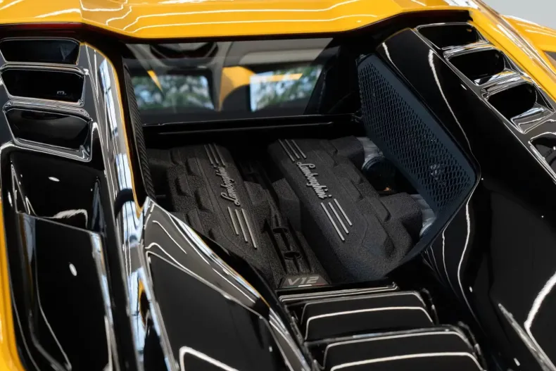 Lamborghini Revuelto din 2024 cu 3.050 km - oferta LAM219616 - foto 28