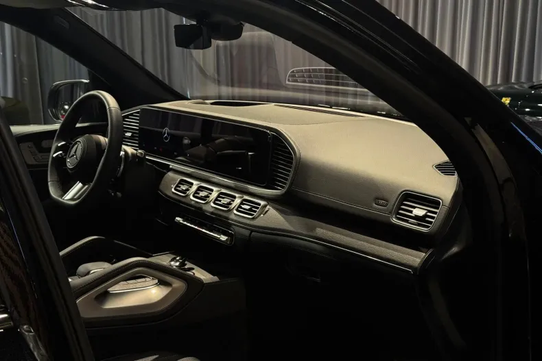 Mercedes-Benz GLS (Clasa GLS) din 2025 cu 6.000 km - oferta MER219621 - foto 36