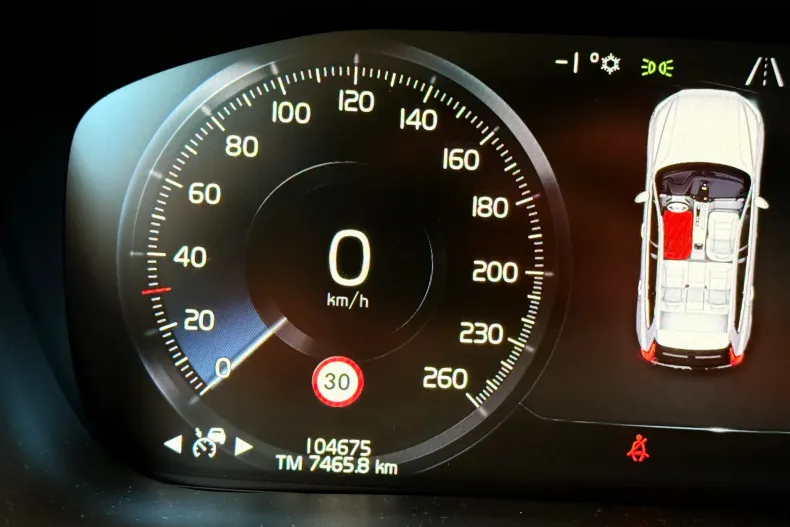 Volvo XC60 din 2020 cu 104.545 km - oferta VOL219638 - foto 26
