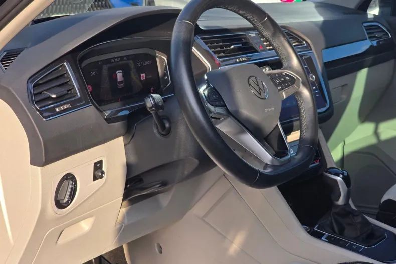 Volkswagen Tiguan din 2022 cu 59.345 km - oferta VOL219652 - foto 11