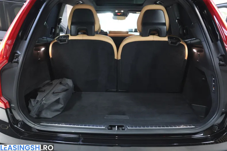 Volvo XC90 din 2021 cu 159.000 km - oferta VOL219669 - foto 13