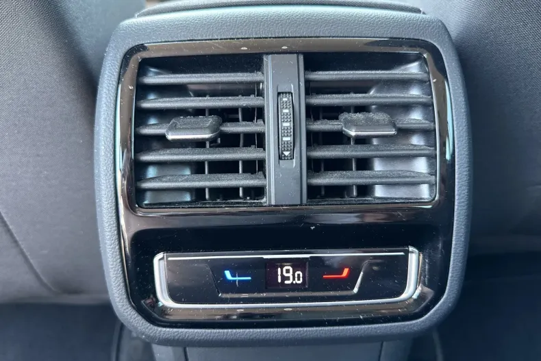 Volkswagen Passat din 2023 cu 125.720 km - oferta VOL219714 - foto 22