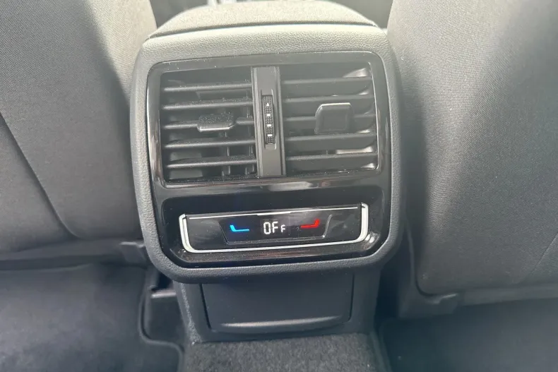 Volkswagen Passat din 2022 cu 86.756 km - oferta VOL219715 - foto 25