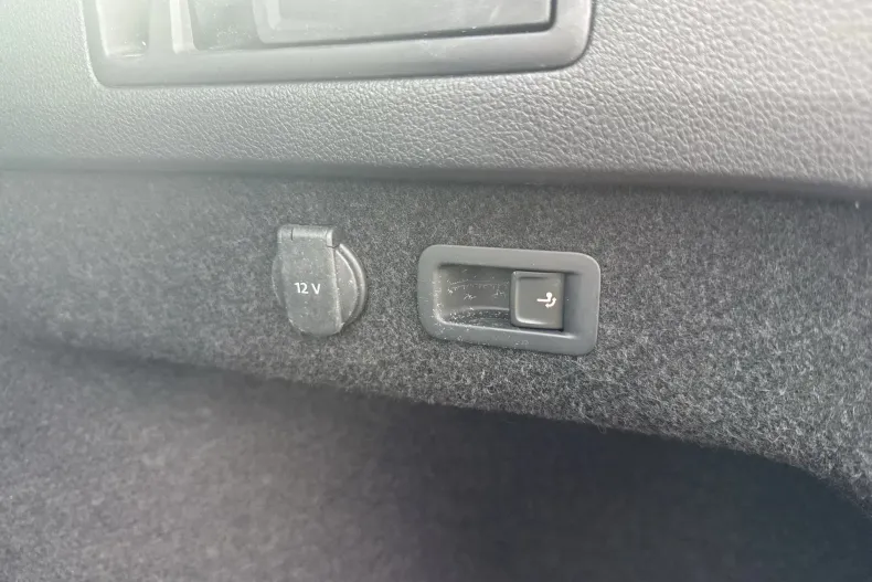 Volkswagen Passat din 2022 cu 86.756 km - oferta VOL219715 - foto 27