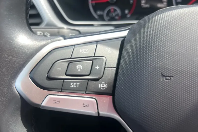 Volkswagen T-Cross din 2023 cu 11.915 km - oferta VOL219716 - foto 15