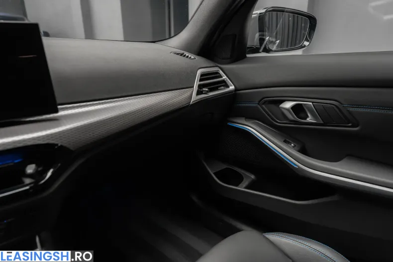 BMW 330i (Seria 3) din 2025 cu 21.800 km - oferta BMW219741 - foto 28