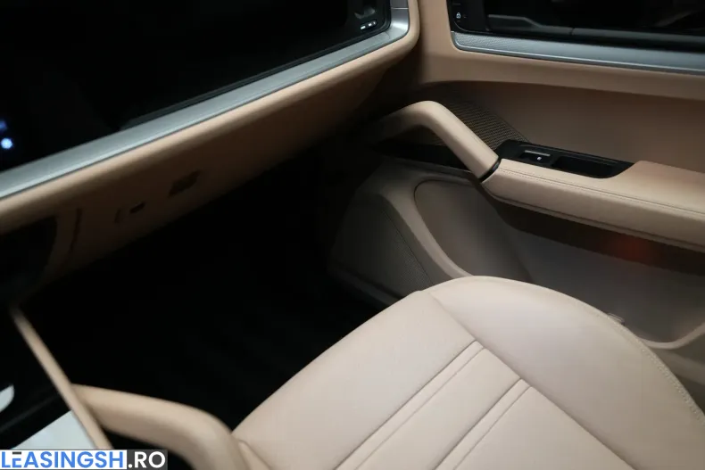 Porsche Cayenne din 2023 cu 13.811 km - oferta POR219751 - foto 24