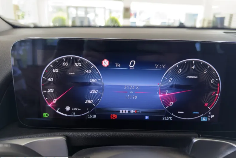 Mercedes-Benz GLB (Clasa GLB) din 2024 cu 13.128 km - oferta MER219756 - foto 17