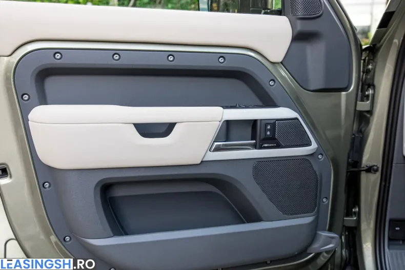 Land Rover Defender din 2022 cu 31.700 km - oferta LAN219761 - foto 17