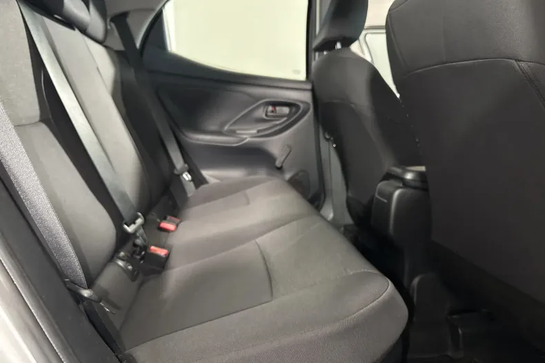 Toyota Yaris din 2022 cu 65.246 km - oferta TOY219800 - foto 12