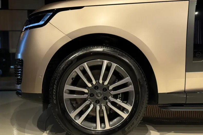 Land Rover Range Rover din 2025 cu 4.951 km - oferta LAN219813 - foto 22