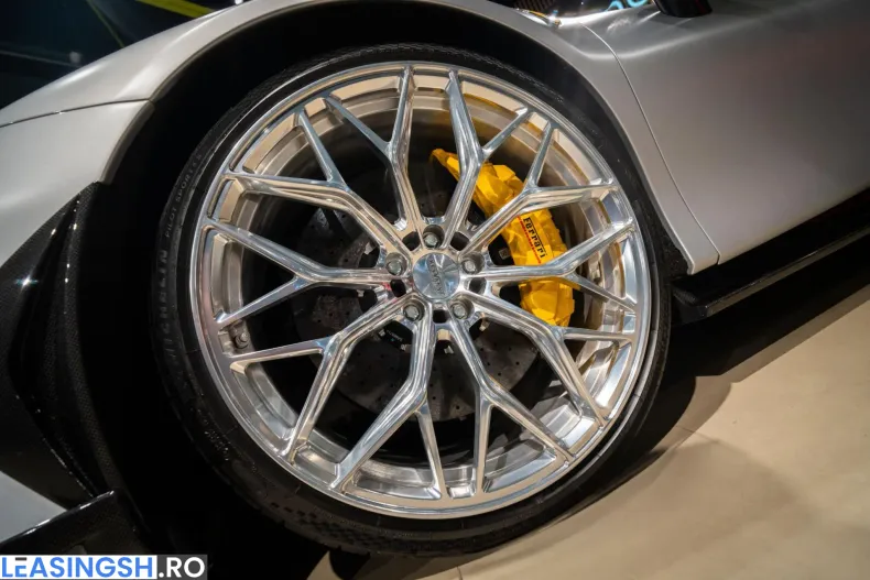 Ferrari SF90 Stradale din 2022 cu 4.400 km - oferta FER219818 - foto 4