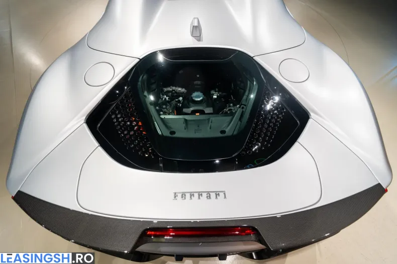 Ferrari SF90 Stradale din 2022 cu 4.400 km - oferta FER219818 - foto 5