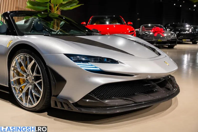 Ferrari SF90 Stradale din 2022 cu 4.400 km - oferta FER219818 - foto 8