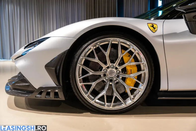 Ferrari SF90 Stradale din 2022 cu 4.400 km - oferta FER219818 - foto 11