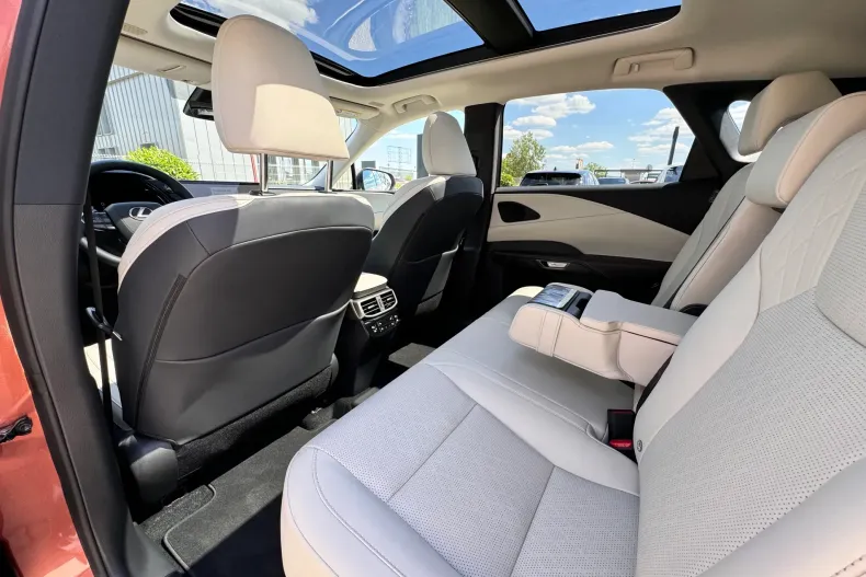 Lexus Seria RX din 2025 cu 1.235 km - oferta LEX219824 - foto 26