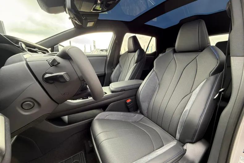 Lexus RZ din 2025 cu 4.000 km - oferta LEX219825 - foto 9