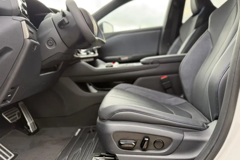 Lexus RZ din 2025 cu 4.000 km - oferta LEX219825 - foto 11