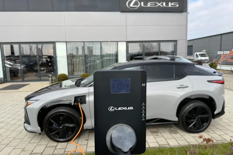 Lexus RZ din 2025 cu 4.000 km - oferta LEX219825 - foto 21