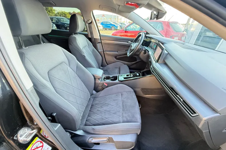 Volkswagen Golf din 2023 cu 156.846 km - oferta VOL219828 - foto 6