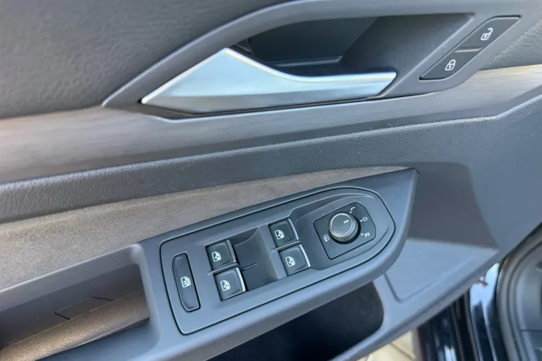 Volkswagen Golf din 2023 cu 156.846 km - oferta VOL219828 - foto 24