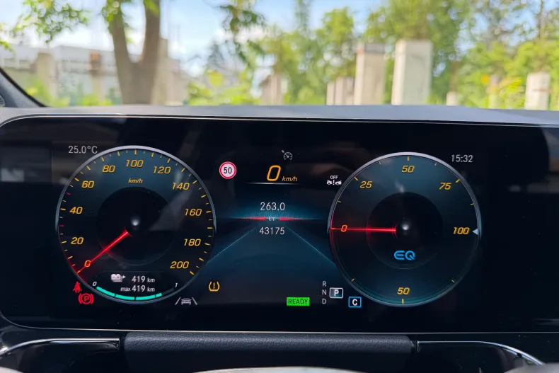 Mercedes-Benz EQA din 2022 cu 43.100 km - oferta MER219829 - foto 16