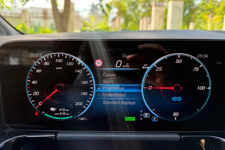 Mercedes-Benz EQA din 2022 cu 43.100 km - oferta MER219829 - foto 19