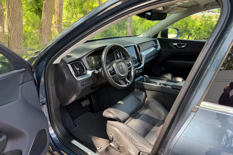 Volvo XC60 din 2020 cu 118.650 km - oferta VOL219831 - foto 6