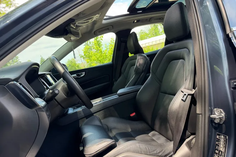 Volvo XC60 din 2020 cu 118.650 km - oferta VOL219831 - foto 18