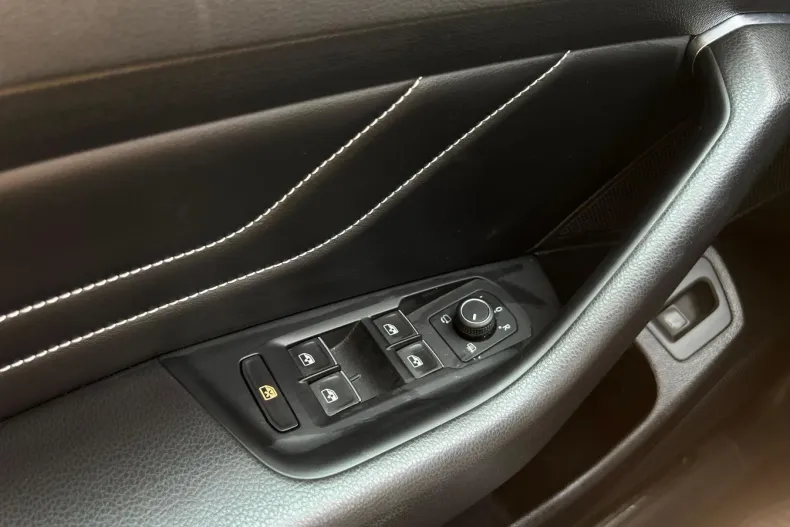 Volkswagen Passat din 2020 cu 44.073 km - oferta VOL219856 - foto 22