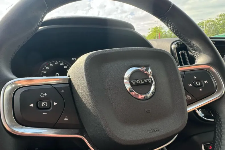 Volvo XC40 din 2022 cu 25.649 km - oferta VOL219861 - foto 7
