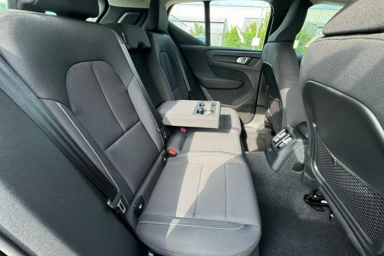 Volvo XC40 din 2022 cu 25.649 km - oferta VOL219861 - foto 20