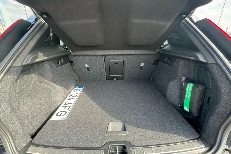Volvo XC40 din 2022 cu 25.649 km - oferta VOL219861 - foto 36