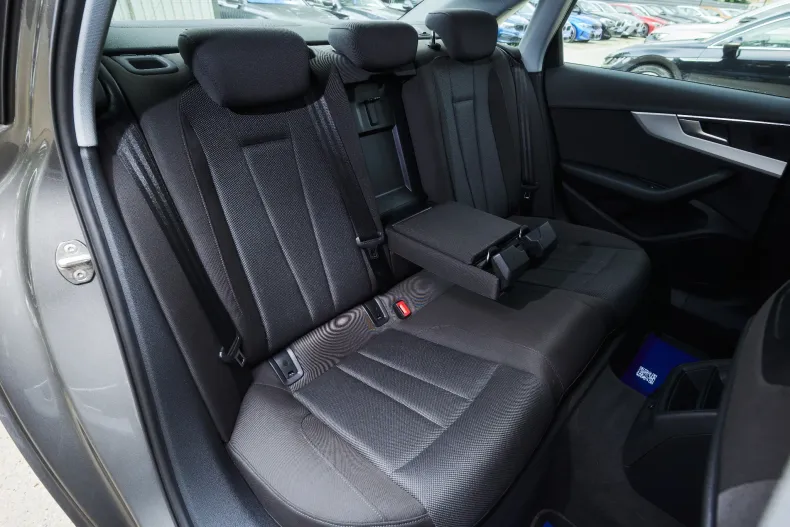 Audi A4 Limuzina din 2022 cu 127.151 km - oferta AUD219872 - foto 14