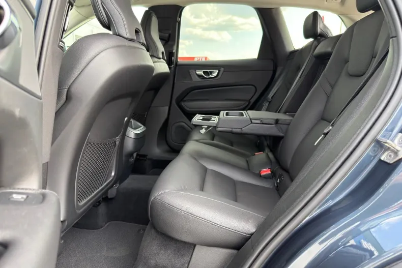 Volvo XC60 din 2021 cu 100.986 km - oferta VOL219881 - foto 10
