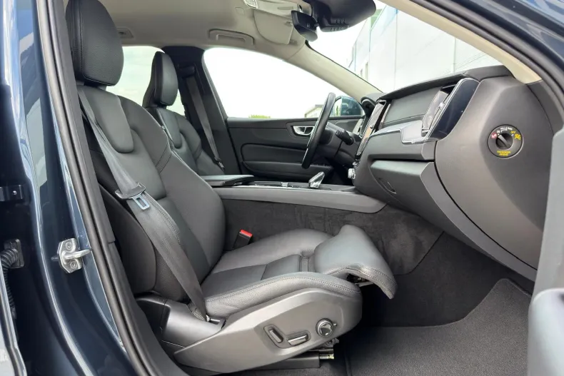 Volvo XC60 din 2021 cu 100.986 km - oferta VOL219881 - foto 11