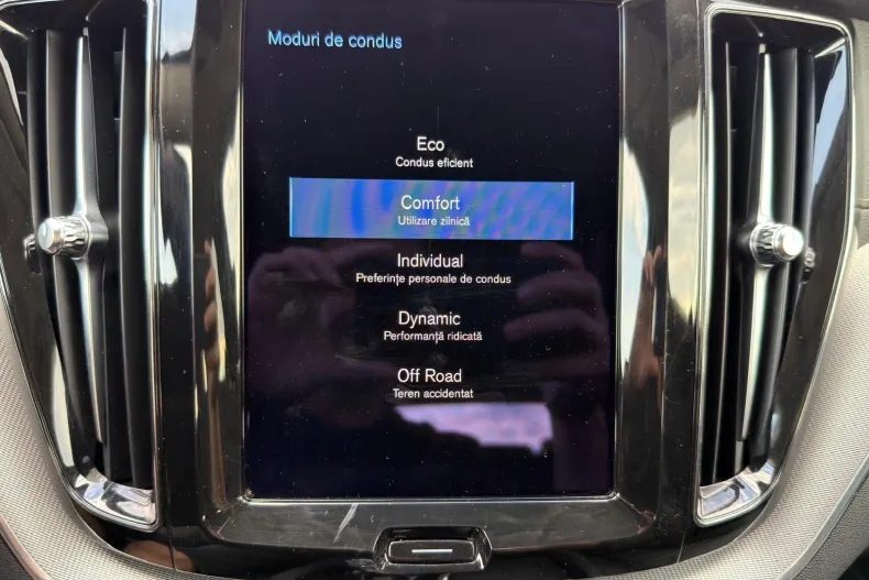 Volvo XC60 din 2021 cu 100.986 km - oferta VOL219881 - foto 17