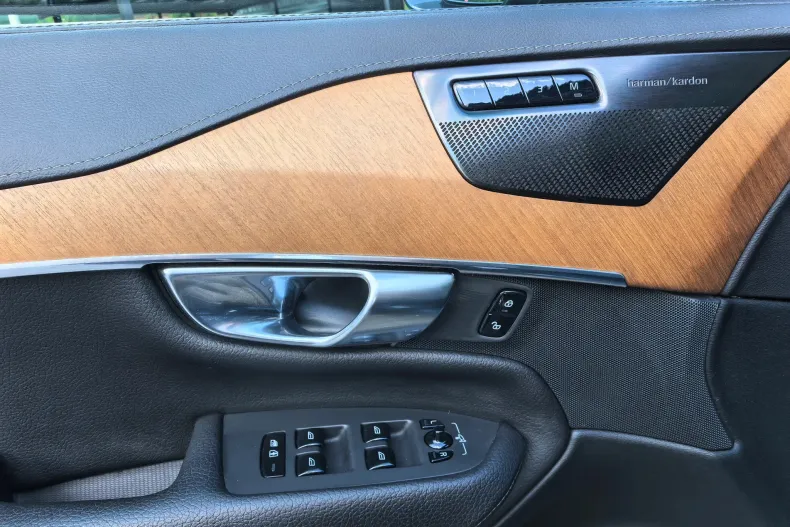 Volvo XC90 din 2020 cu 116.800 km - oferta VOL219934 - foto 16