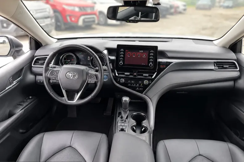 Toyota Camry din 2022 cu 44.929 km - oferta TOY219940 - foto 3