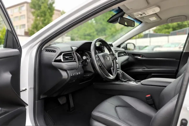 Toyota Camry din 2022 cu 44.929 km - oferta TOY219940 - foto 5