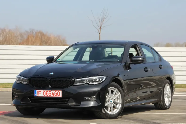 BMW 330e (Seria 3) din 2020 cu 162.500 km - oferta BMW219949 - foto 2